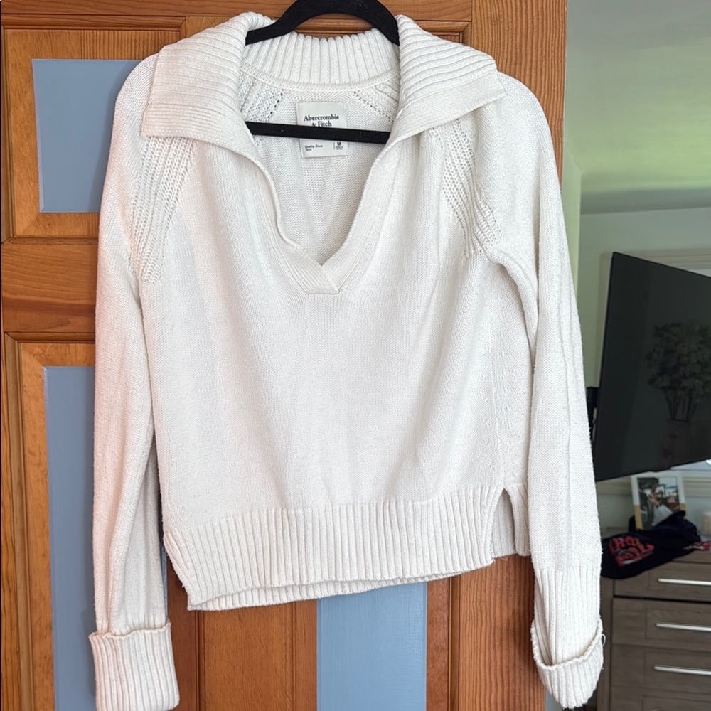 Abercrombie & Fitch Cream V-Neck Sweater